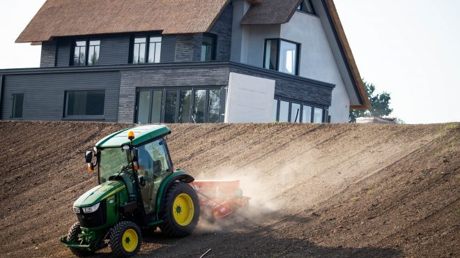 Gras zaaien loonbedrijf van kleef