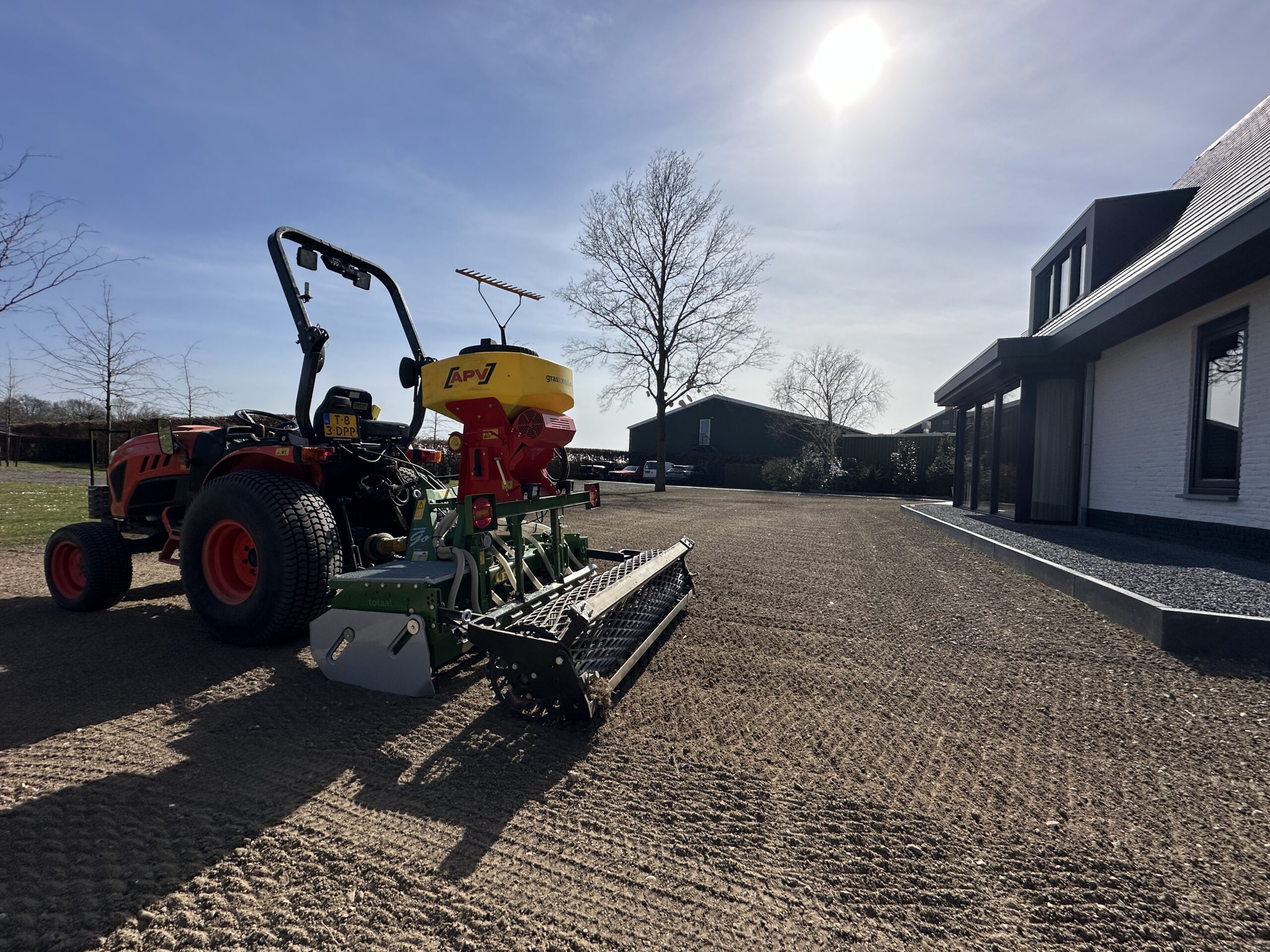 Gazon in laten zaaien door Grastotaal.nl Gazon in laten zaaien door Grastotaal.nl