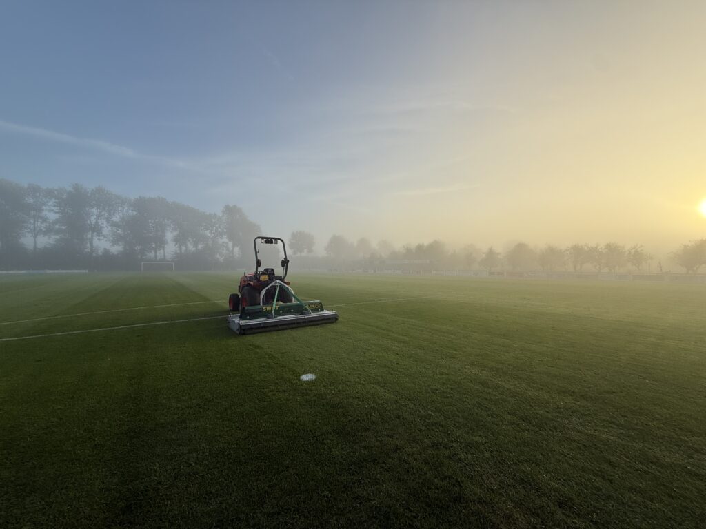 Maaien Sportvelden - Grastotaal.nl